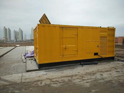 鲁甸合同中关于乙方责任导致工期延误的赔偿标准应该如何制定?